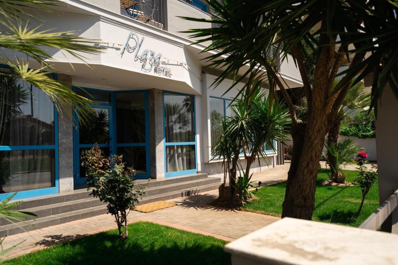 Plaza Hotel Athena Bagian luar foto