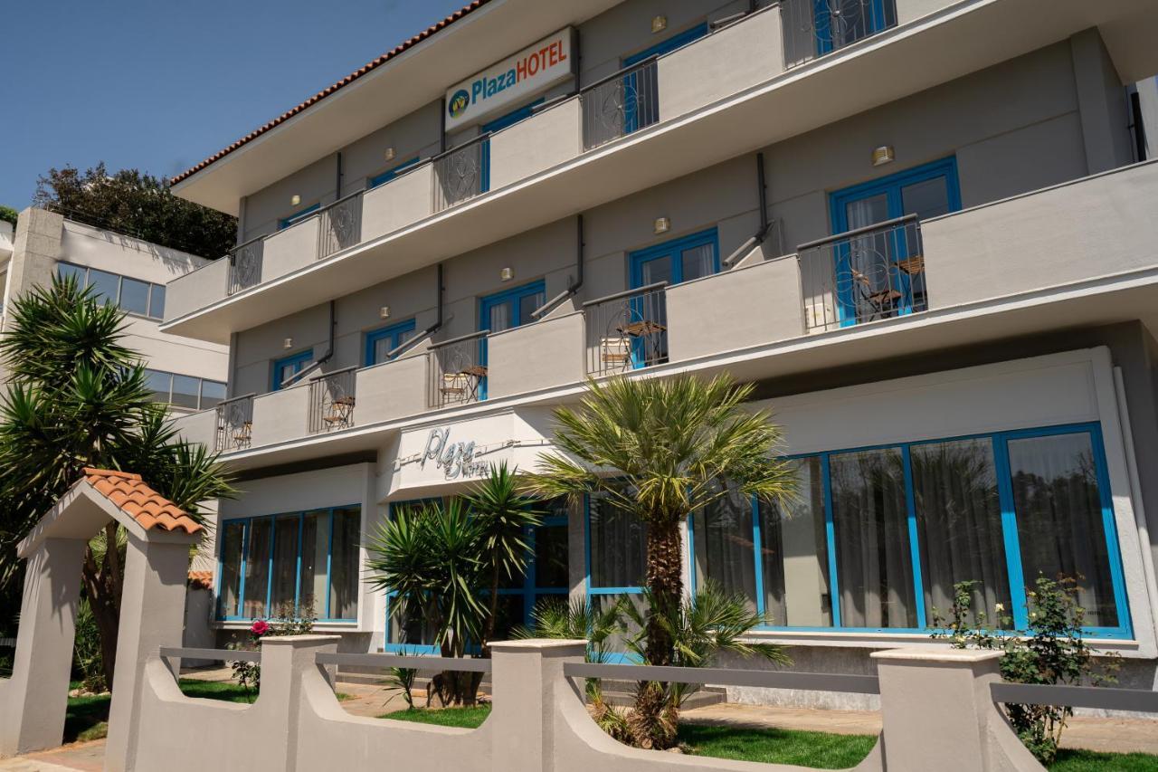 Plaza Hotel Athena Bagian luar foto